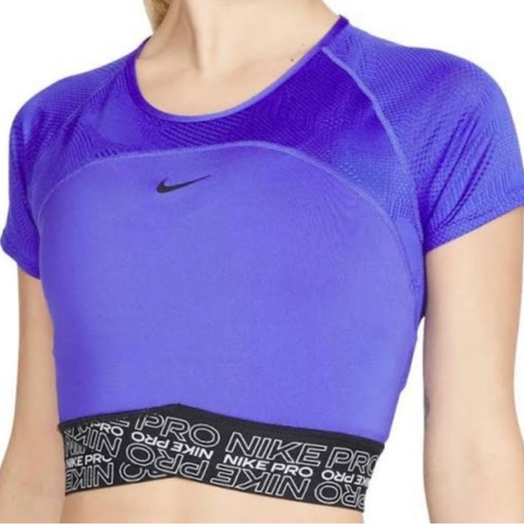 Nike Workout Top with Padding Size M main image 1